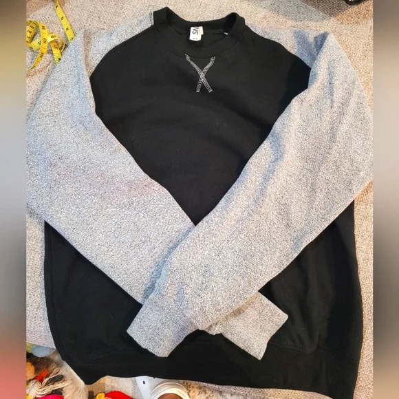 Sweater - Picture 2 of 3